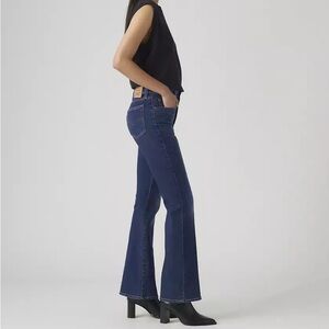 Levi's 725 High Rise Bootcut Jeans